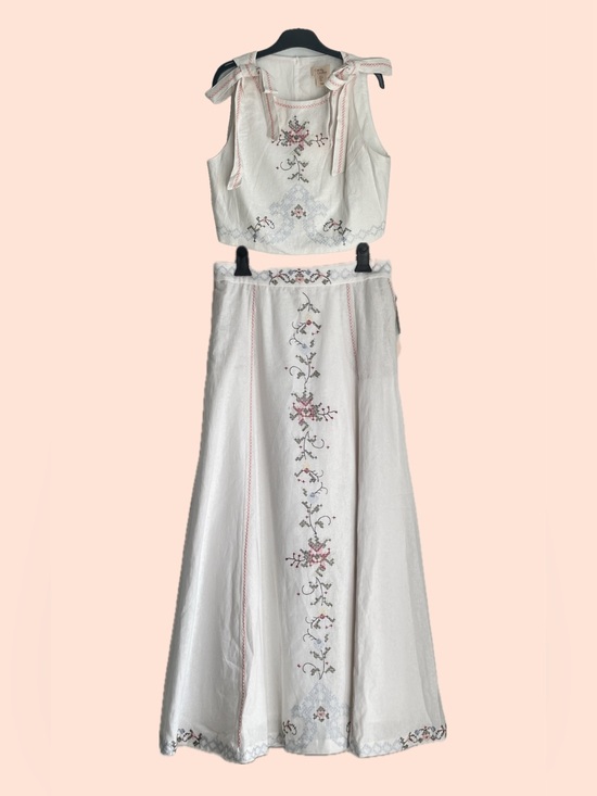 Camila Coelho Dresses & Skirts - NWT CAMILA COELHO Embroidered White Two-Piece Set with Floral Motif